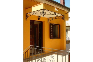 Italie Privát Riccione, Extérieur